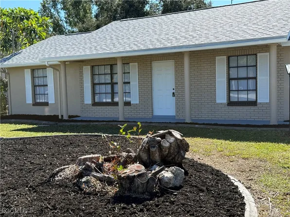 1658 Coral Point Dr, Cape Coral, FL 33990