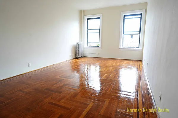 Rented by Norman Raindel, LREB | media 2