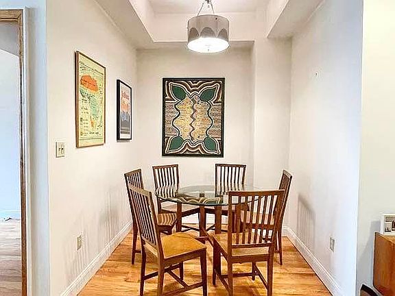 3rd image of 319 W 101st St #2/2
