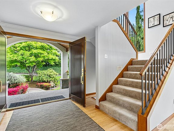 4th image of 20005 NE 42nd Street