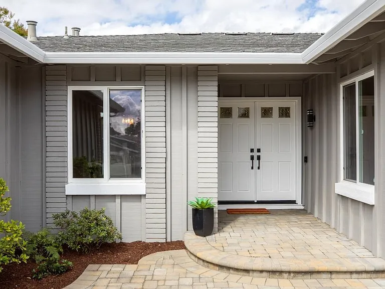 10531 Castine Ave — Photo 2