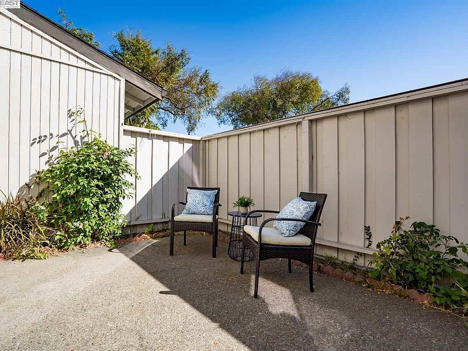2nd image of 35225 Lido Blvd