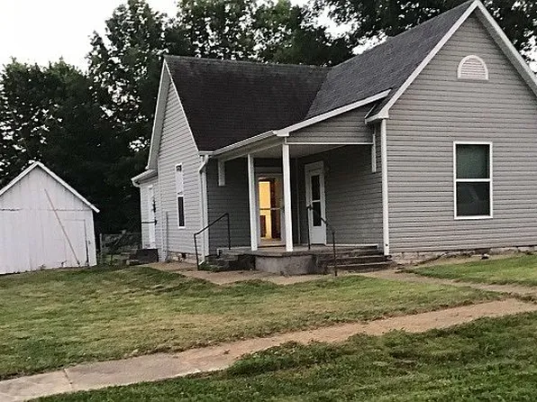 316 1st St, Mokane, MO 65059
