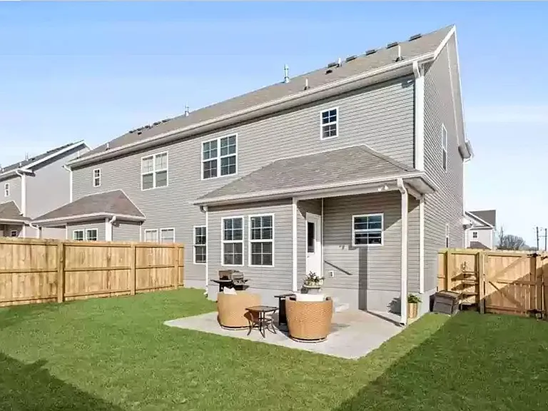Come live in this brand new duplex in the heart of NWA — Photo 23