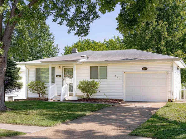 801 Lightwood Dr, Hazelwood, MO 63042