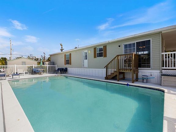 4th image of 721 Rio Villa Dr