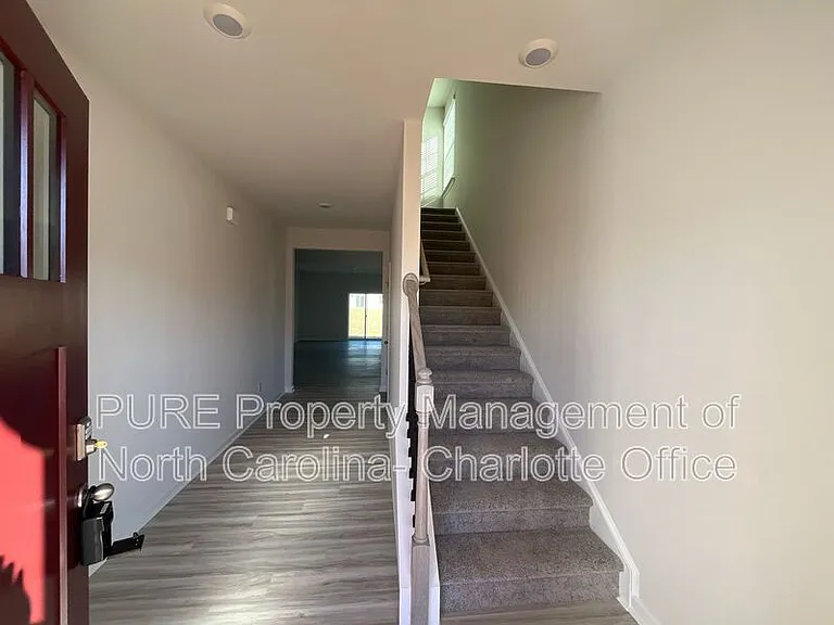 128 Sycamore Springs Dr — Photo 5