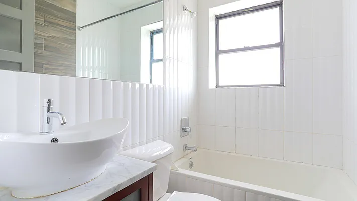 Rented by Nooklyn NYC LLC | media 17