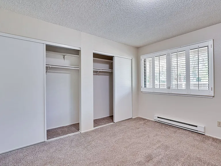 1083 N Abbott Ave — Photo 10