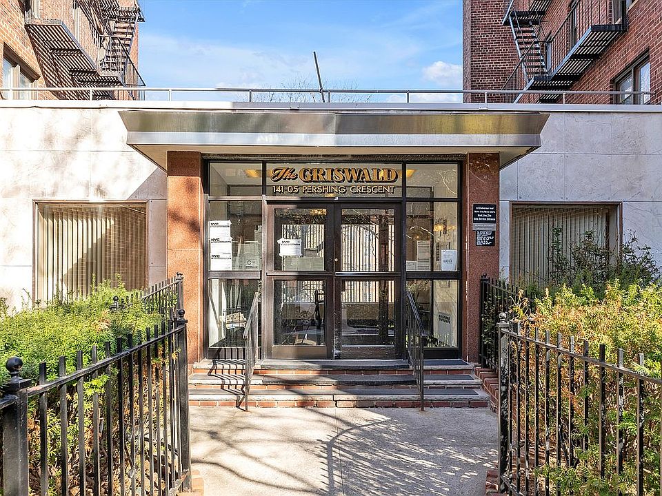 1st image of 141-05 Pershing Cres APT 202