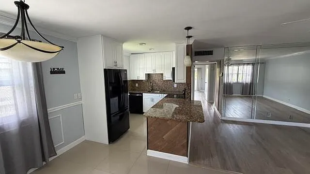 276 Monaco Way #F — Photo 4