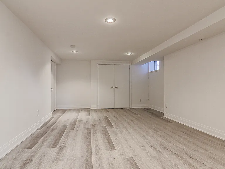 138 Fallingbrook Rd — Photo 27