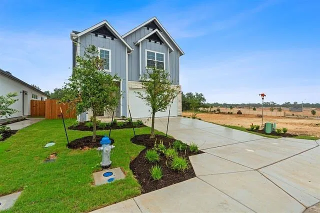 4 bed, 3.5 bath, 3080 sqft, $2,999 — Photo 3