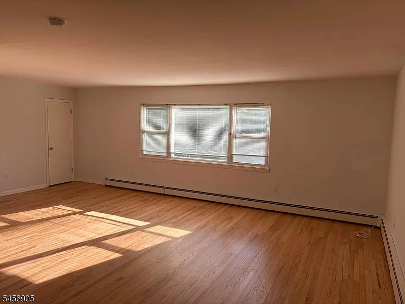 3 bed, 1.0 bath, $3,100 — Photo 2