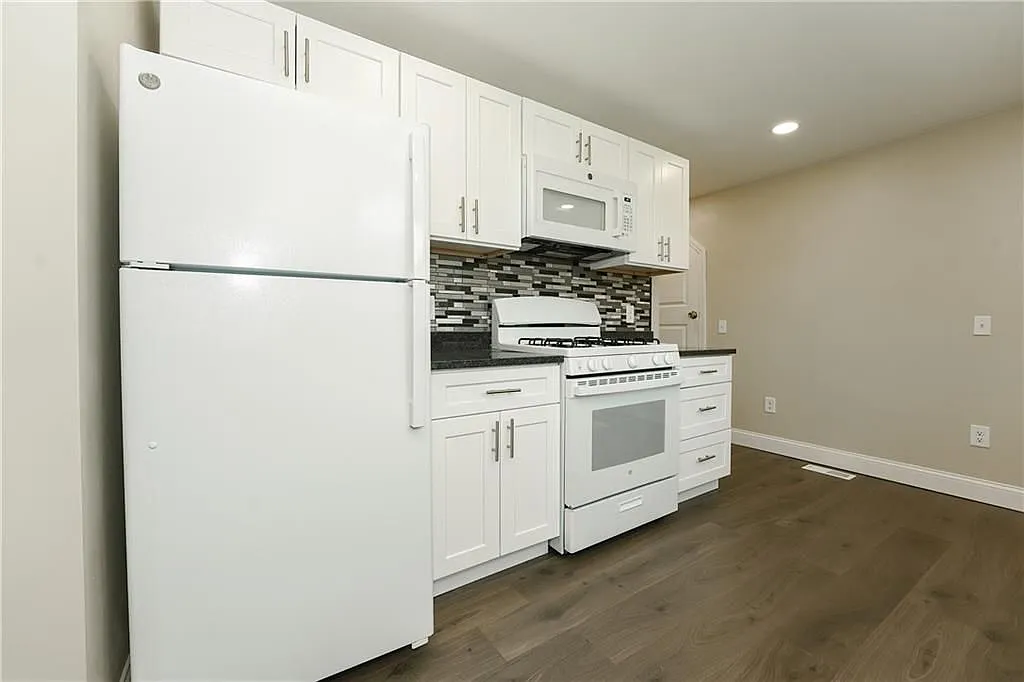 2 bed, 1.0 bath, 675 sqft, $2,200 — Photo 4