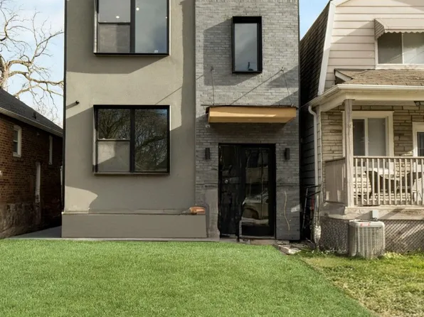 625 Harvie Ave #2, Toronto, ON M6E 4M4