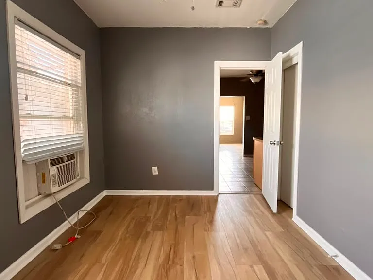 140 N 10th Ave — Photo 8