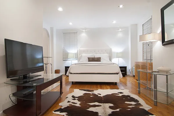 Rented by WAM Partners - William Moses Co. | media 51