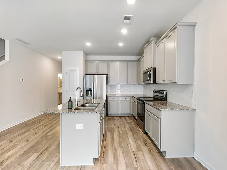 115 Buckingham Ln — Photo 10
