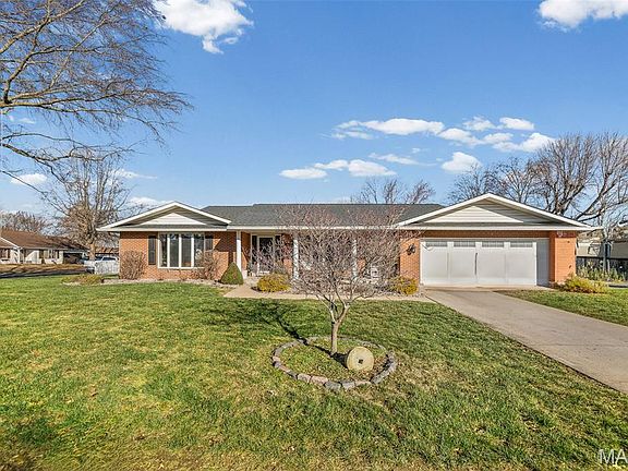 3rd image of 101 Adams Dr