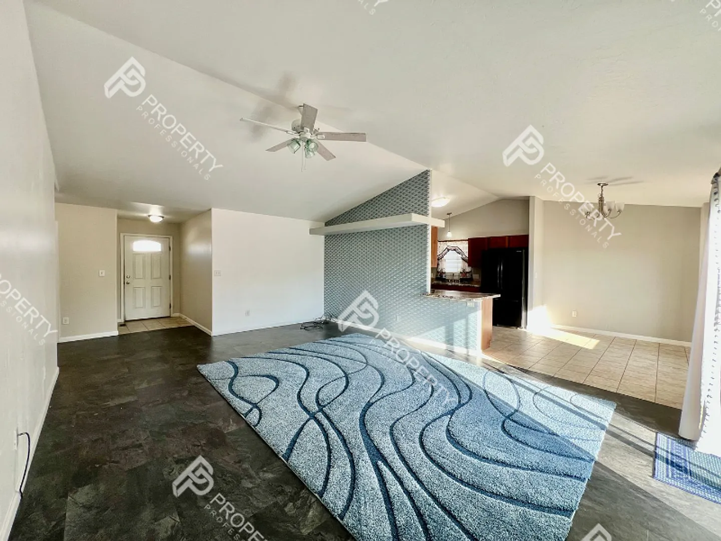 Beautiful 3 Bedroom Home in Silt — Photo 3