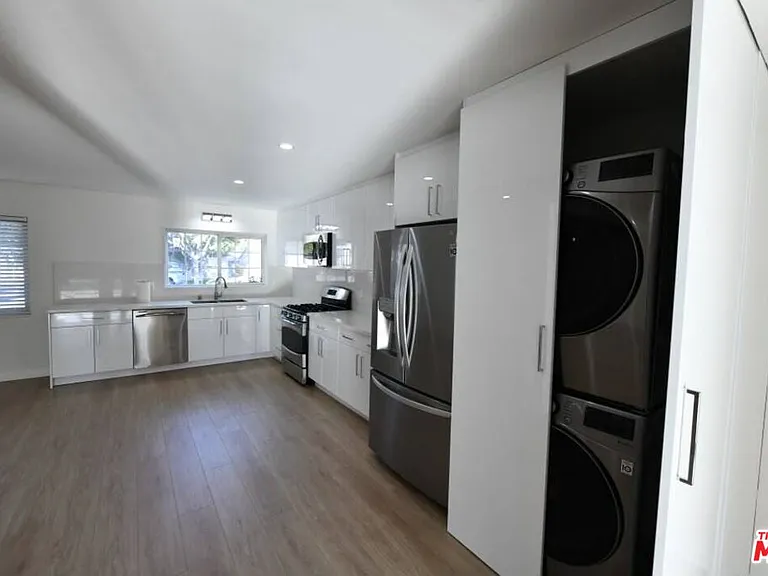 3125 Jacinto Ave — Photo 4