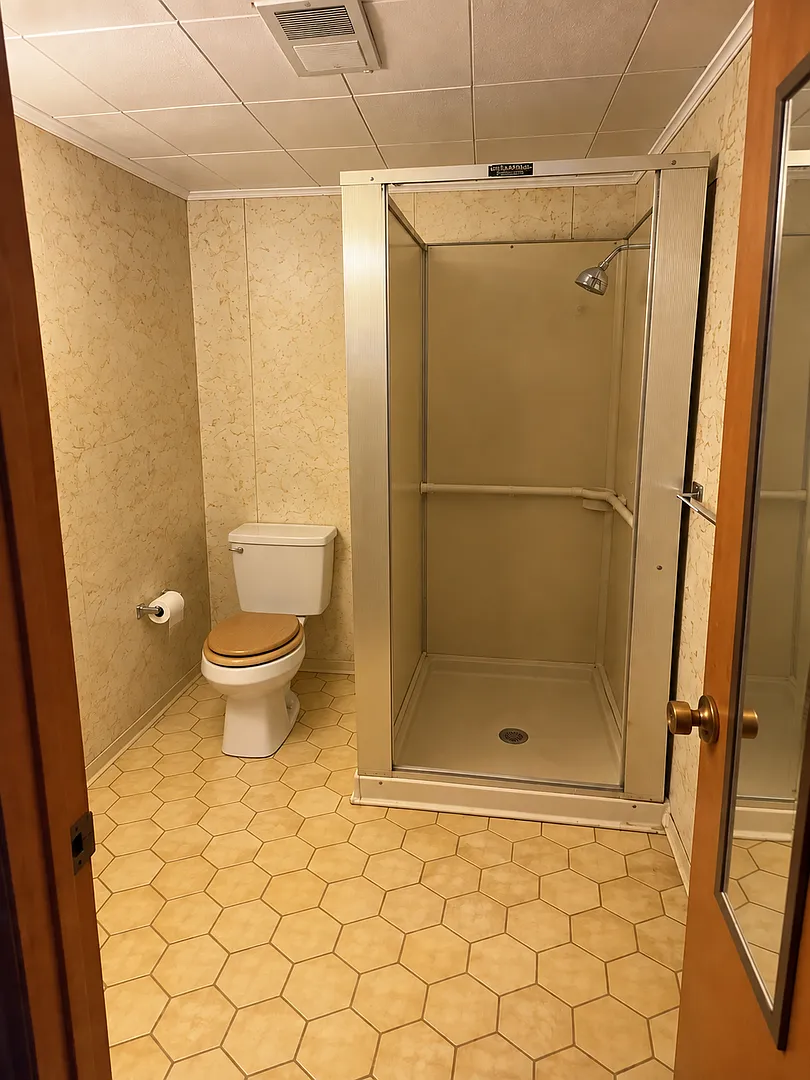 1 Bed / 1 Bath at West Adams Apartments — Photo 4