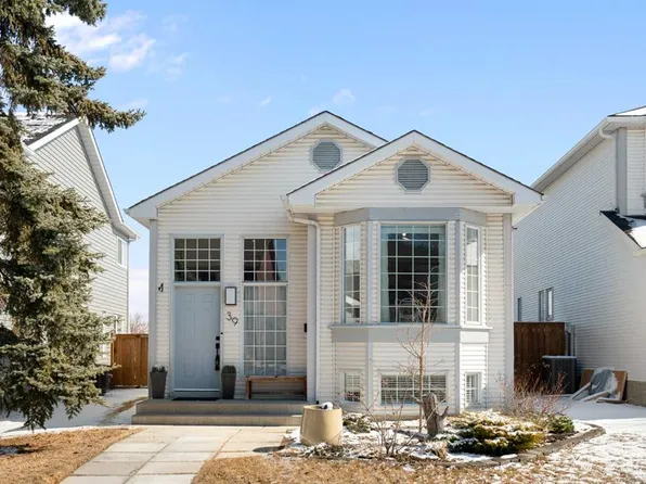 39 W River Rock Cir SE, Calgary, AB T2C 4C3