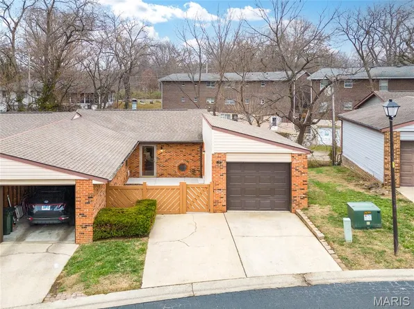 5 Parkridge, Belleville, IL 62226