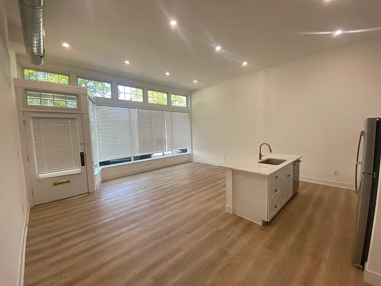 2510 Sutton Blvd — Photo 4