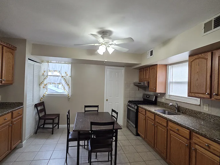 362 Forest St #1 — Photo 3