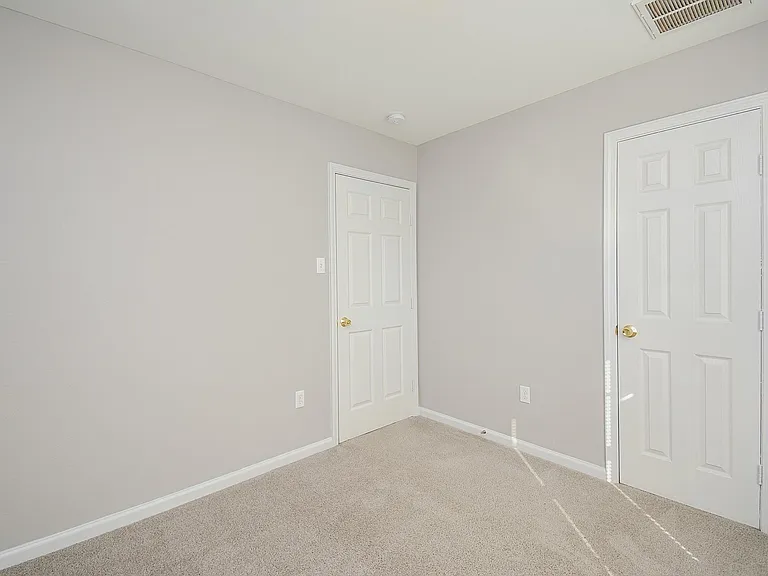7611 Dyer St — Photo 22