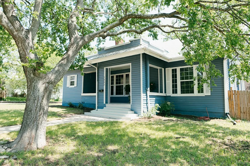 2 bed, 955 sqft, $1,340 — Photo 1