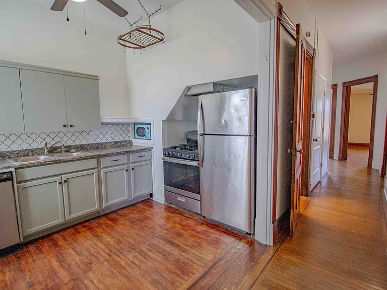 2709 S 3rd St — Photo 5