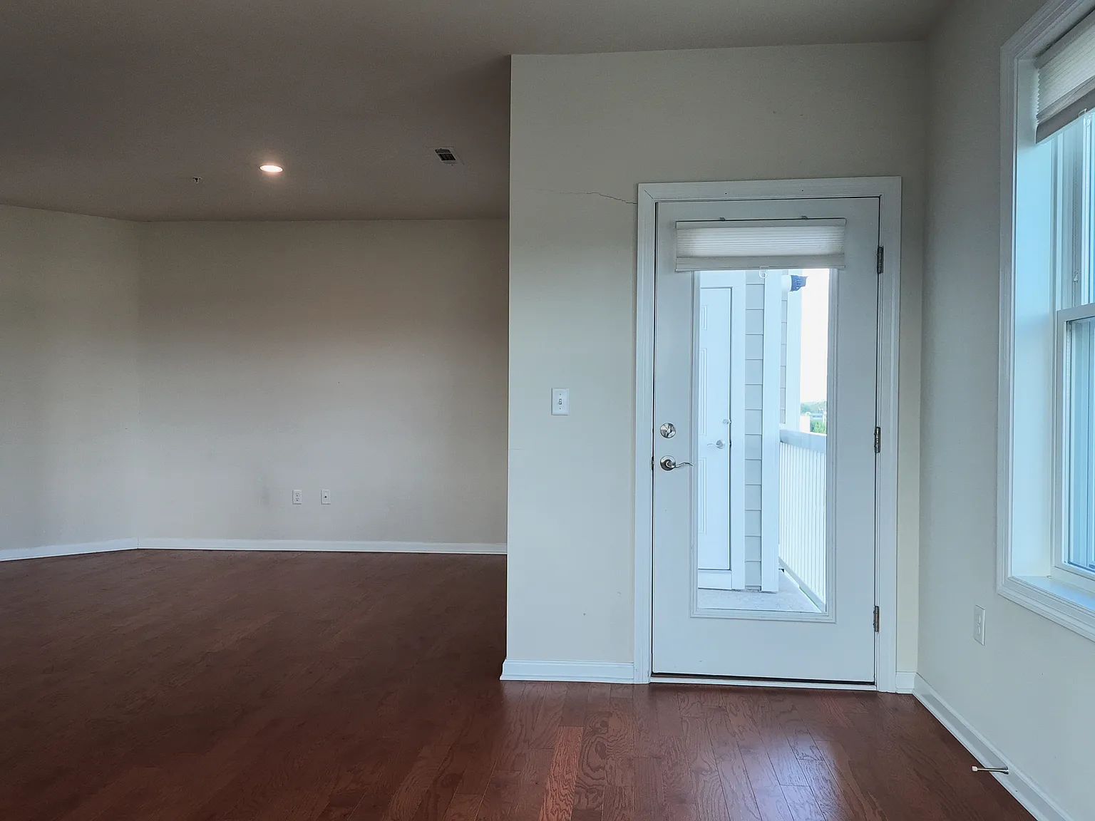 120 University Ave — Photo 4