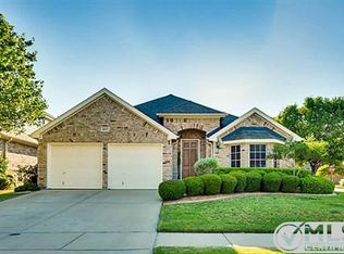 6847 Lagoon Dr, Grand Prairie, TX 75054