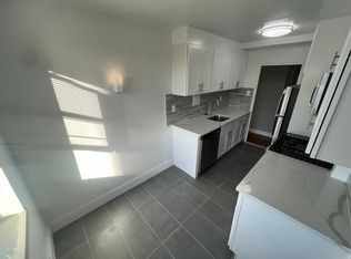 18902 64th Ave APT 8J, Fresh Meadows, NY 11365