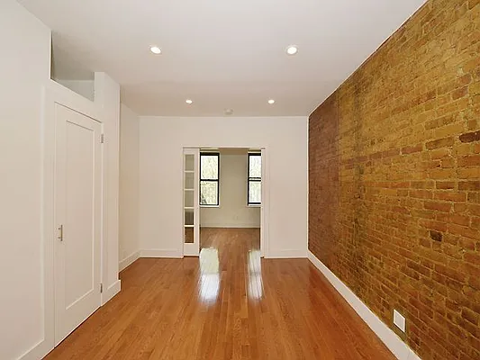 Rented by Cooper & Cooper Real Estate | media 9