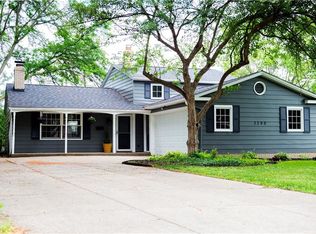 3290 Higley Rd, Rocky River, OH 44116