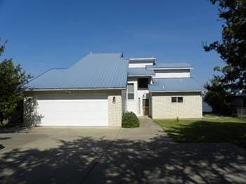 1st image of 102 Harbor Dr