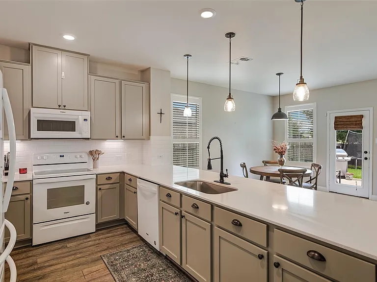 1008 Estes Park — Photo 10