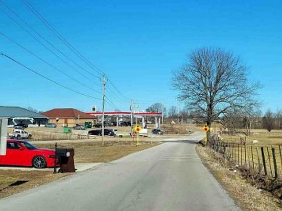 Exterior Neighborhood (street photo)