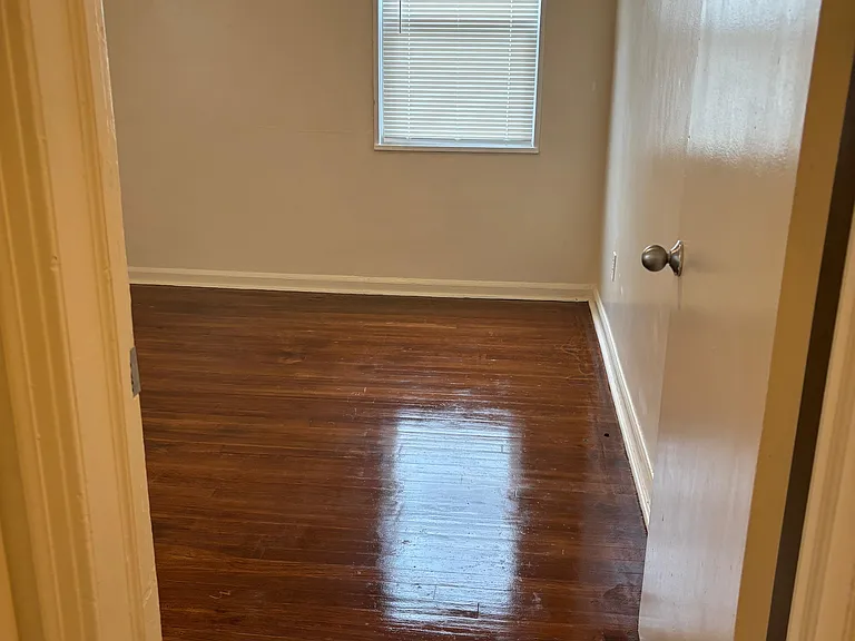 19449 Chicago — Photo 23