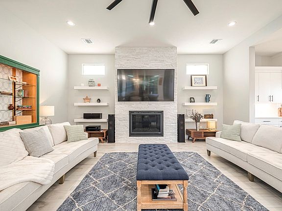 5th image of 5817 Santa Clarita Ln