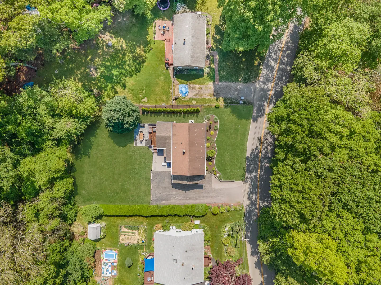 6 bed, 2400 sqft, $6,000 — Photo 3