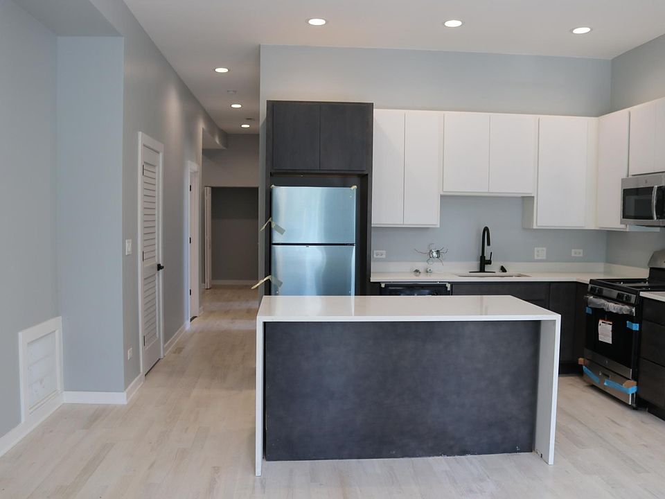 1st image of 2420 W Warren Blvd #1