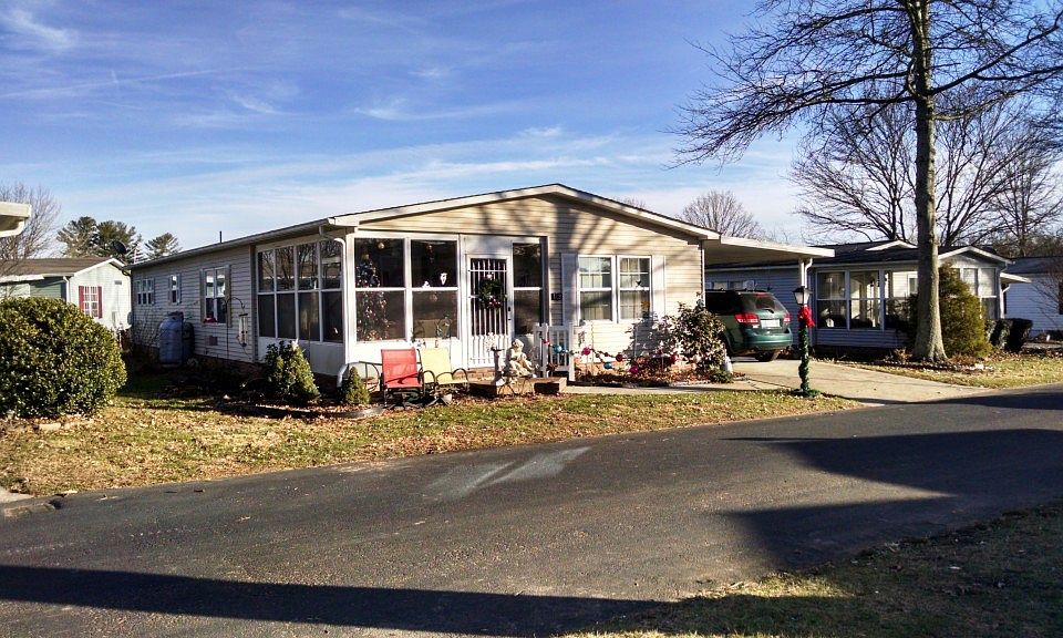 1st image of 109 River Oak Cir