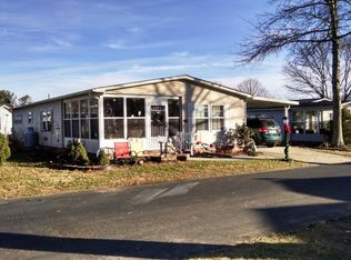 109 River Oak Cir, Mills River, NC 28759