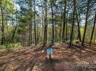 18 Walnut Ridge Dr, Lenoir, NC 28645