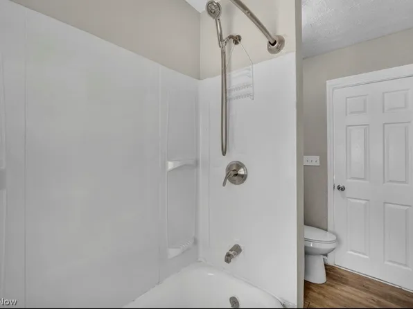 936 Selwyn Rd, Cleveland Heights, OH 44112